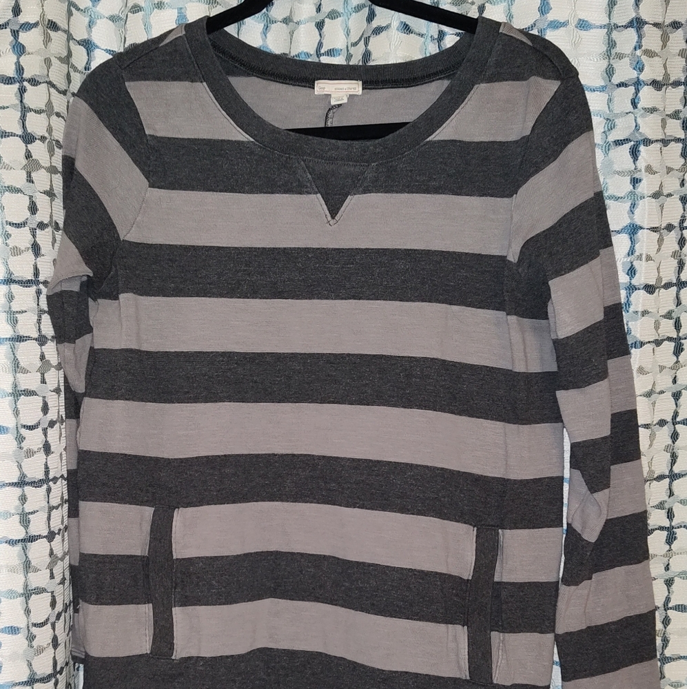 2 women's tops - Picture 2 of 7